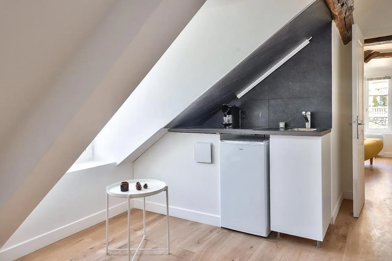 Charming 1 Bedroom Apt In The Heart Of パリ