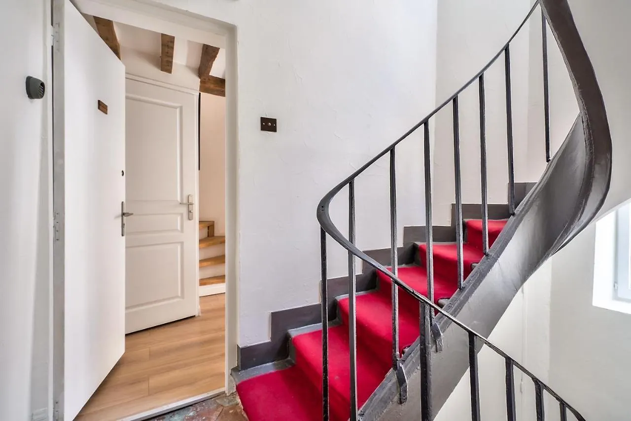 Charming 1 Bedroom Apt In The Heart Of パリ